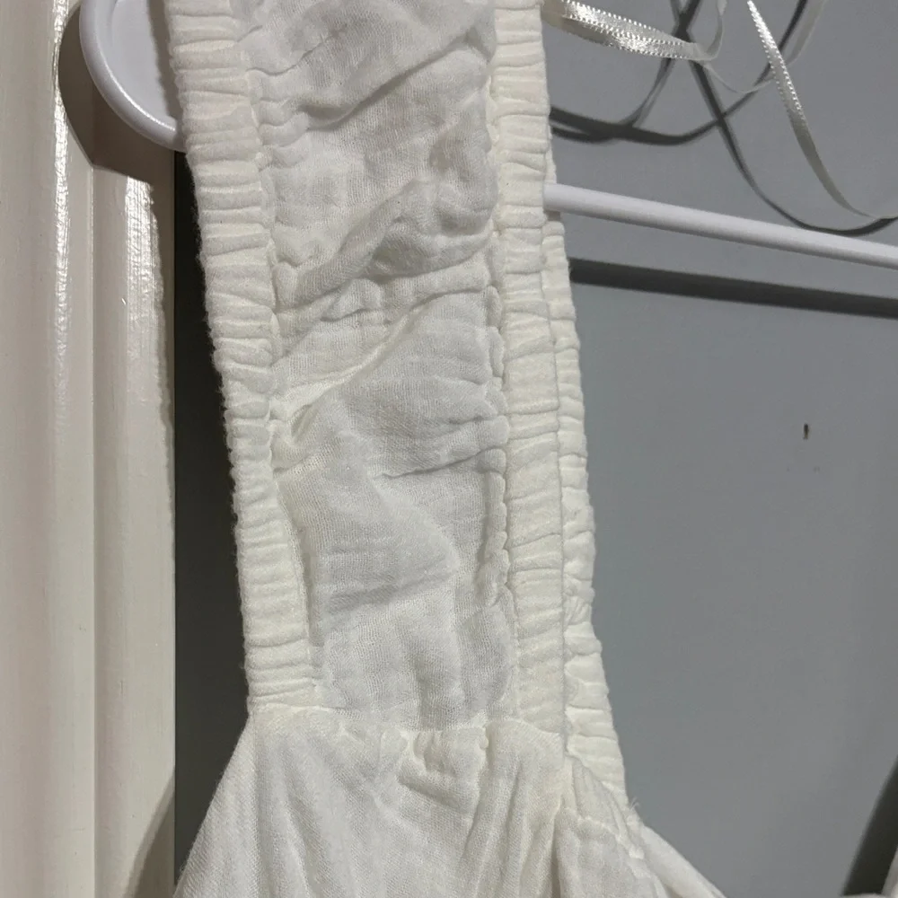 Elegant White dress - Picture 6 of 10